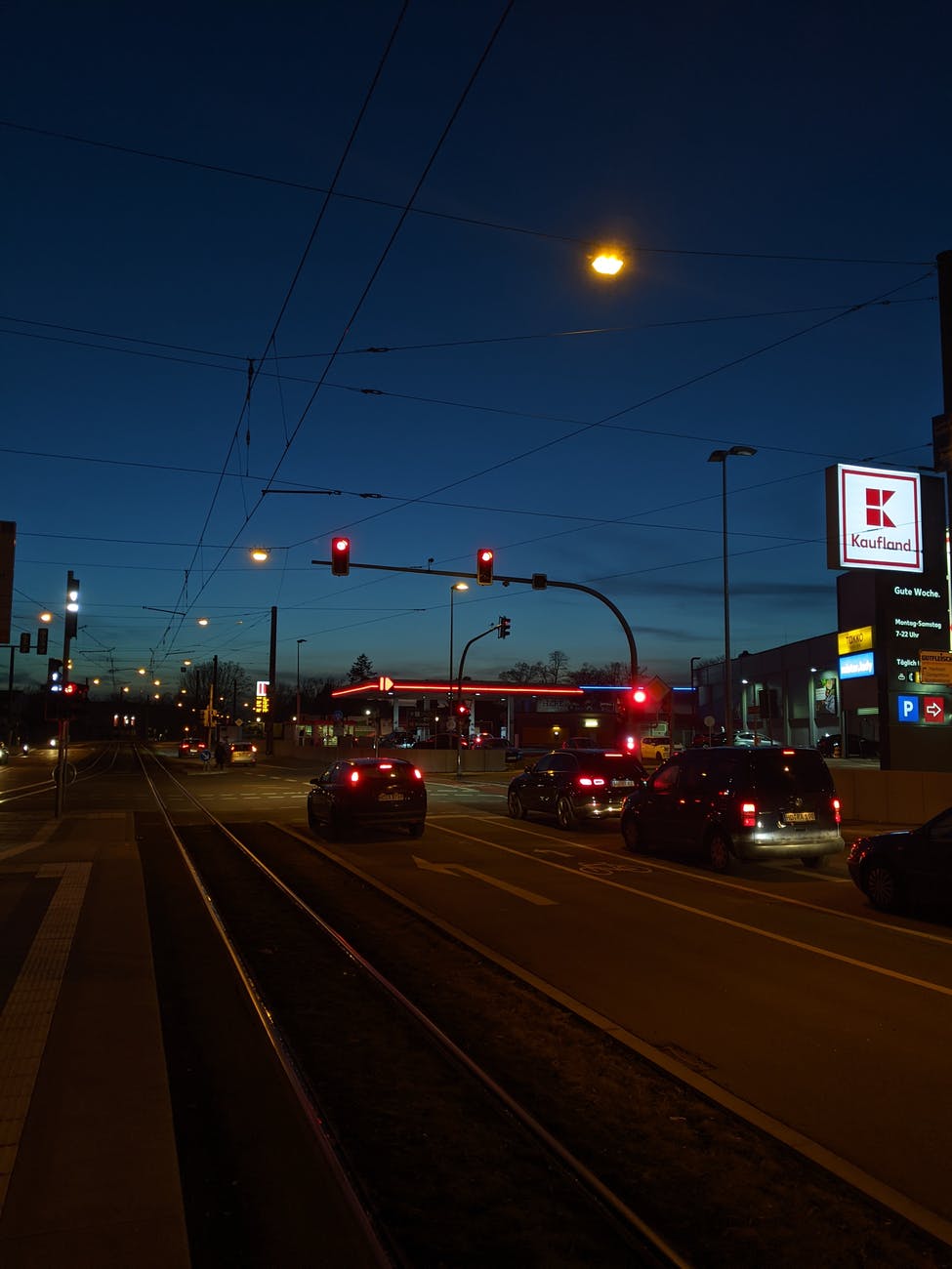 dunkel straße autos 